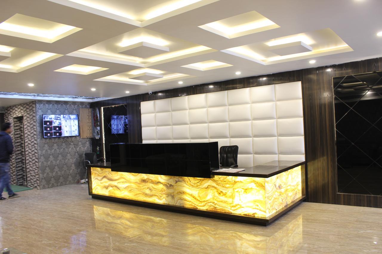 Hotel Ab Palace ジャムシェードプル 部屋 写真